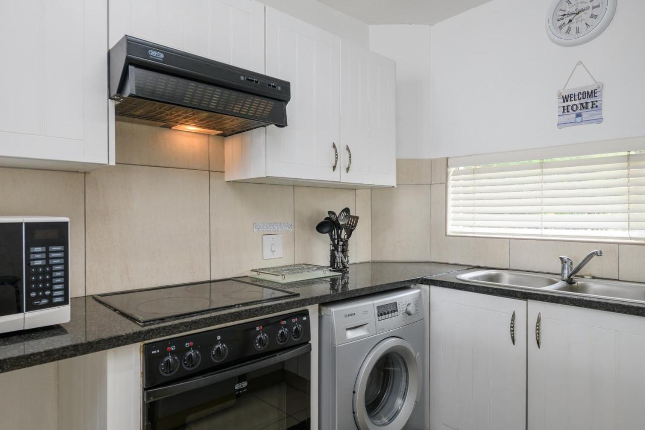Chakas Cove Apartment Балито Екстериор снимка